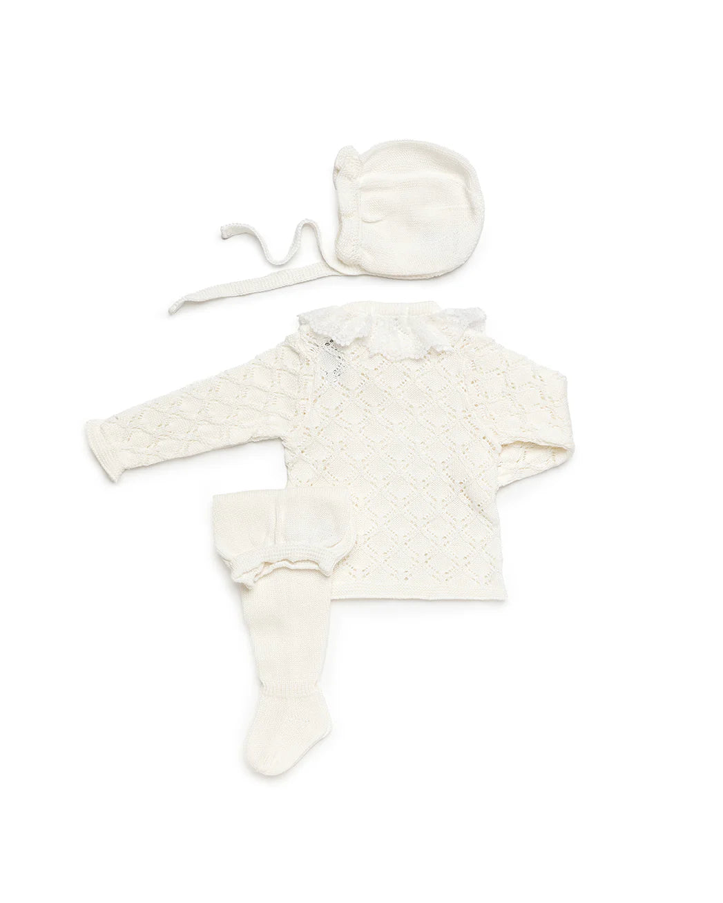 3-PIECE BABY SET WITH DIAMOND LACE-KNIT PATTERN
